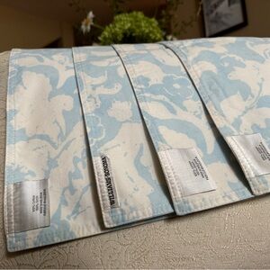 Williams Sonoma 4 Piece Placemat Set 100% Cotton Light Blue & White Floral